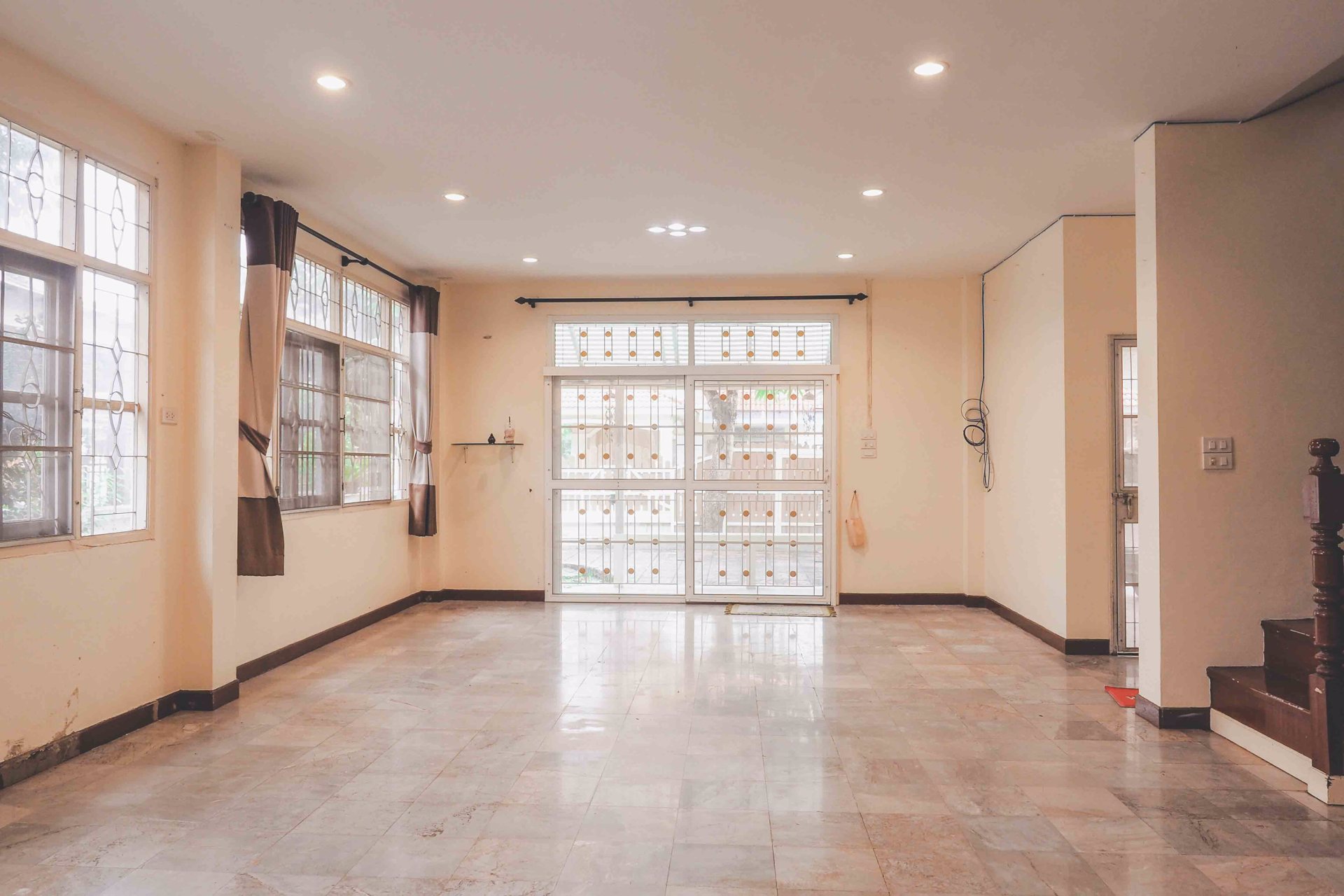 บ้านเดี่ยว-บางบัวทอง-บรรยากาศดีมาก-หมู่บ้านขนาดเล็ก-เงียบสงบ-ทำเลดีมาก-เพราะอยู่ต้นทางเข้าไทรน้อย