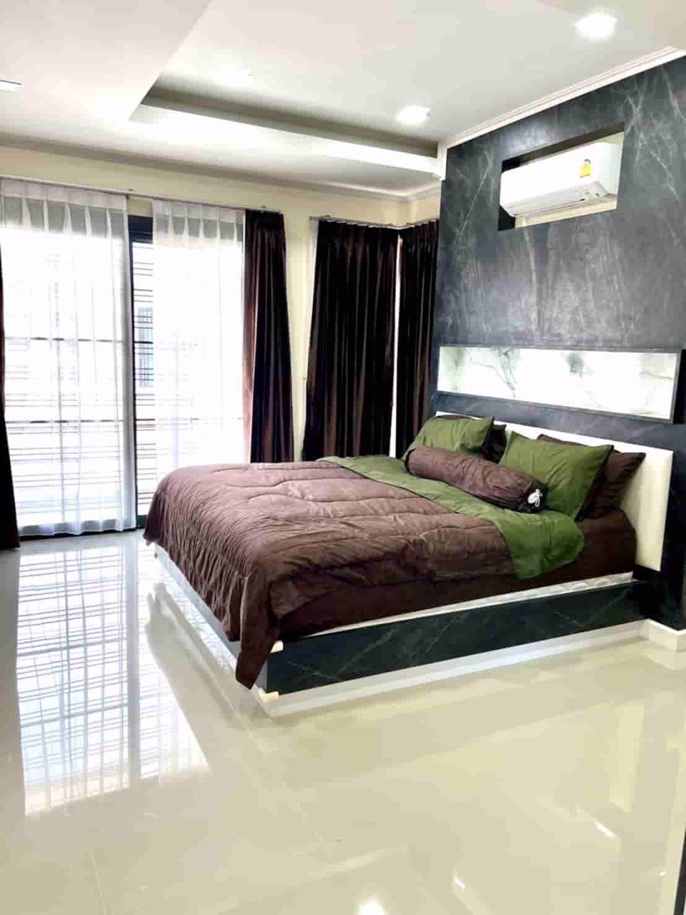 promotion-ซื้อบ้าน-ฟรี-รถ-pool-villa-ถนนเรียบรถไฟ-หนองปลาไหล