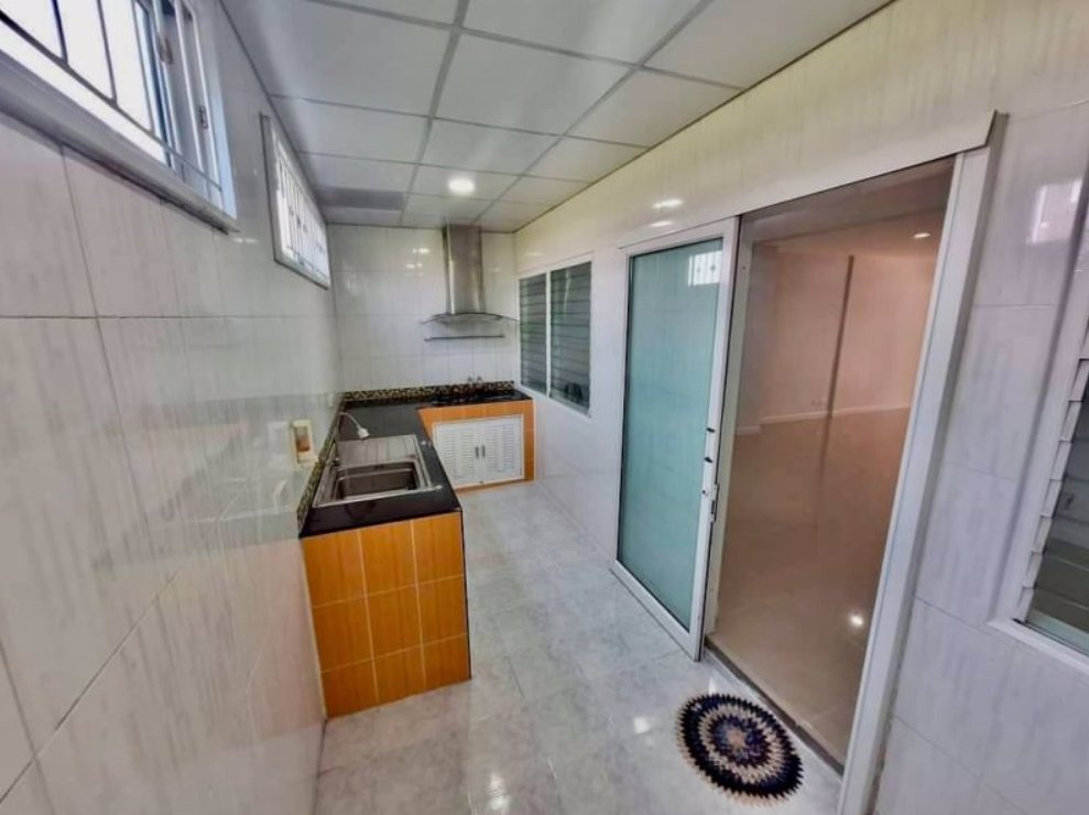 ขายด่วน-ขายถูก-ทาวน์เฮาส์2ชั้น-ต้นโครงการ-รีโนเวทใหม่ทั้งหลัง