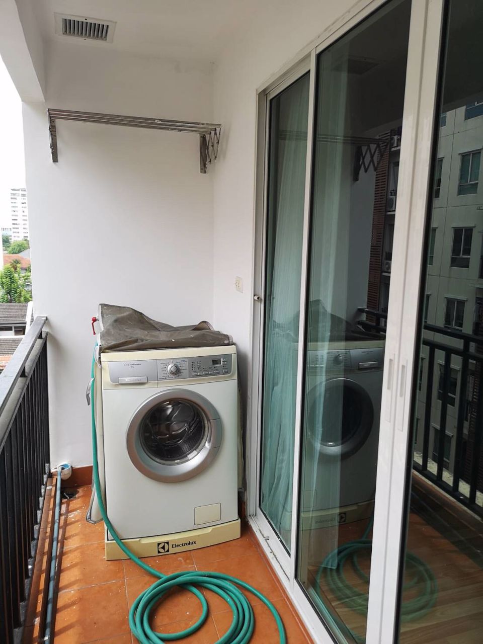 ให้เช่าคอนโด-regent-home-12-ลาดพร้าว41-2นอน-ชั้น-6-วิวสระ-fully-furnished