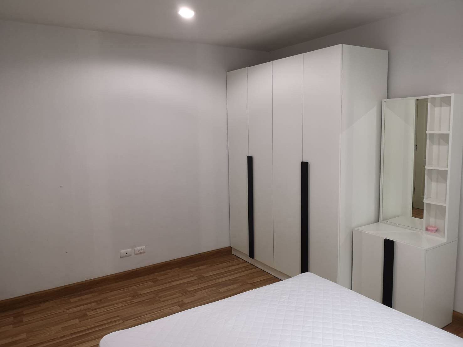 ให้เช่าคอนโด-regent-home-12-ลาดพร้าว41-2นอน-ชั้น-6-วิวสระ-fully-furnished