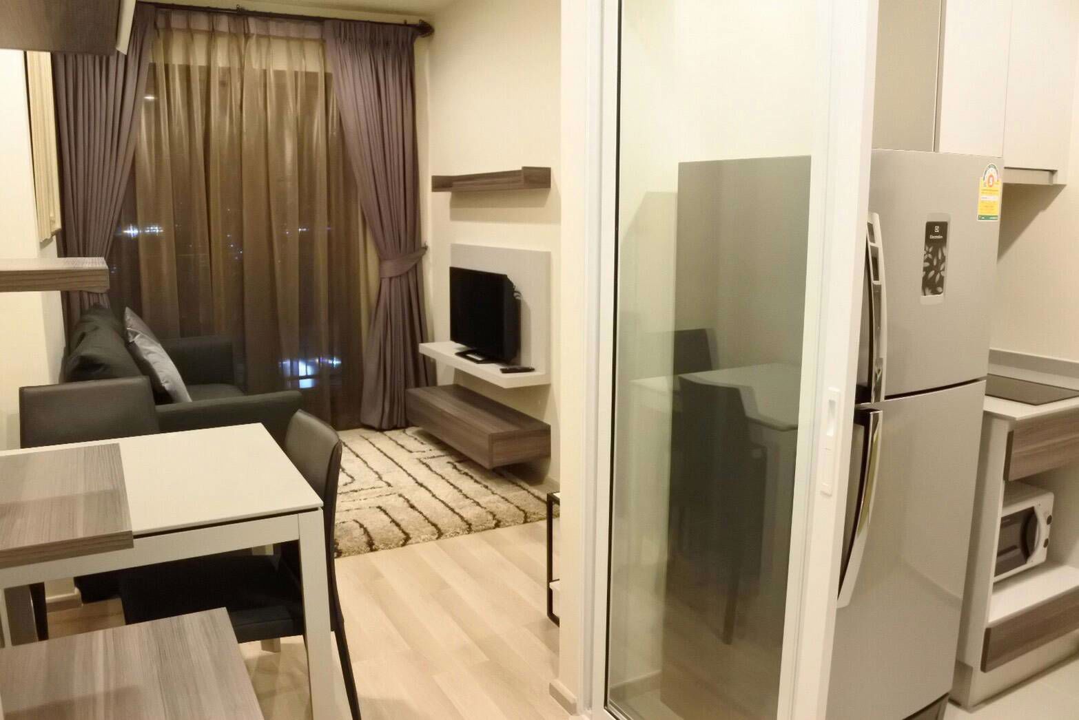 ให้เช่าคอนโด-centric-huay-khwang-station-ชั้น-17-พร้อมเข้าอยู่-ใกล้mrt-ห้วยขวาง