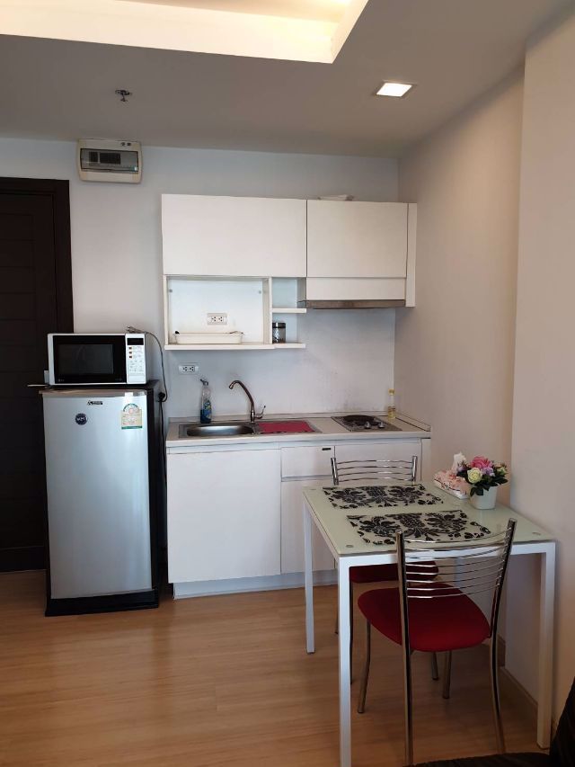 ให้เช่าคอนโด-thru-thonglor-ชั้น-9-fully-furnished-พร้อมเข้าอยู่