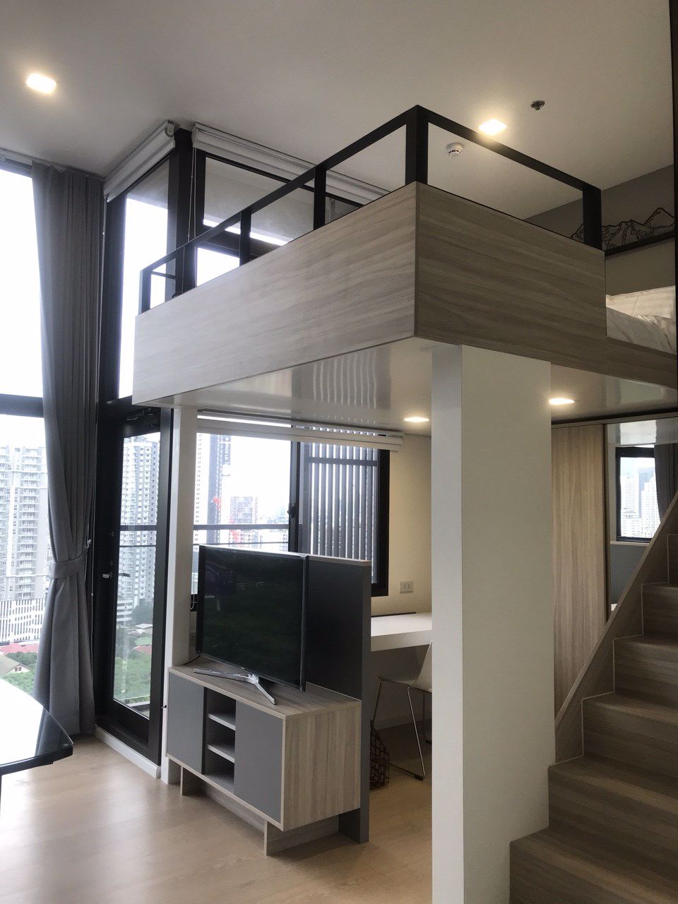 ให้เช่าห้อง-loft-duplex-คอนโด-chewathai-residence-asoke-ชั้น-16-ใกล้mrt-พระราม-9