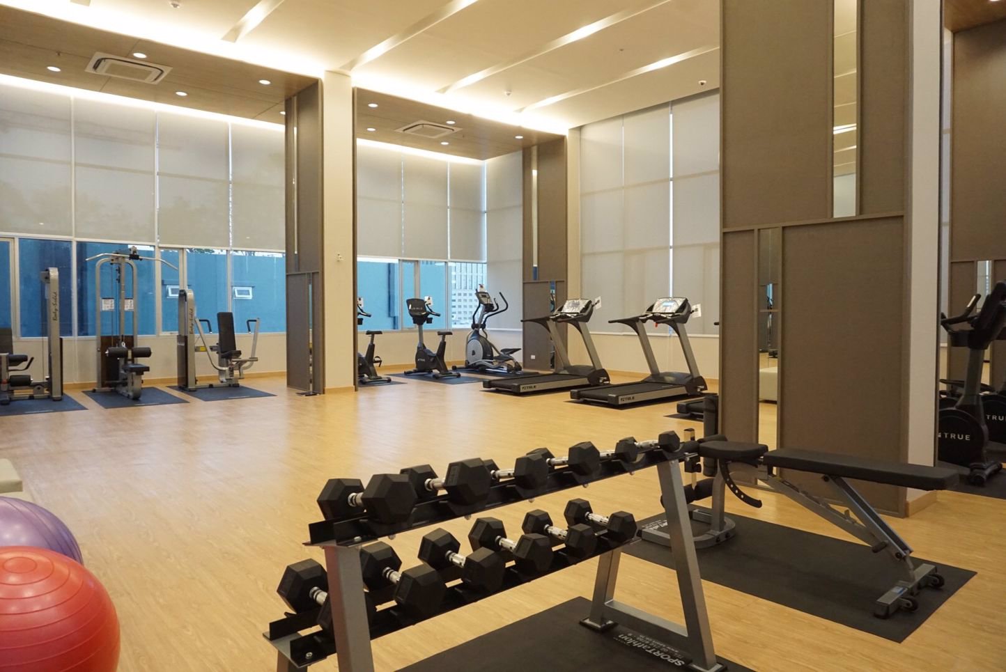 ให้เช่าคอนโด-lumpini-park-วิภาวดี-จตุจักร-ชั้น-9-ห้องมุม-วิวสระ-ใกล้bts-หมอชิต-มีเครื่องซักผ้า