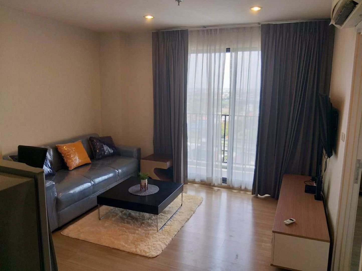 ให้เช่าคอนโด-the-base-chaengwattana-ชั้น19-fully-furnished