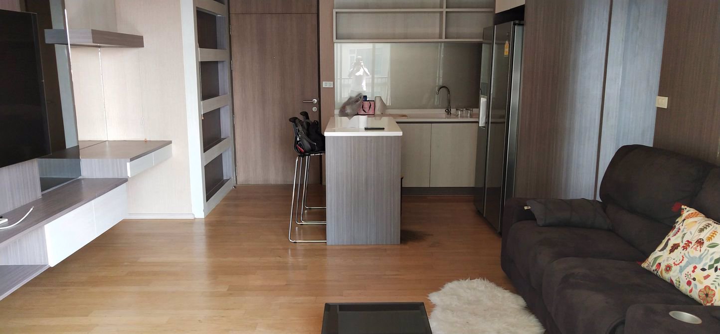 for-rent-noble-solo-thonglor-14th-floor-pool-view-near-bts-thong-lo