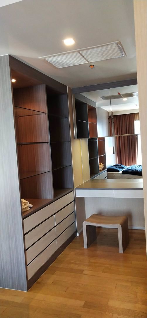 for-rent-noble-solo-thonglor-14th-floor-pool-view-near-bts-thong-lo