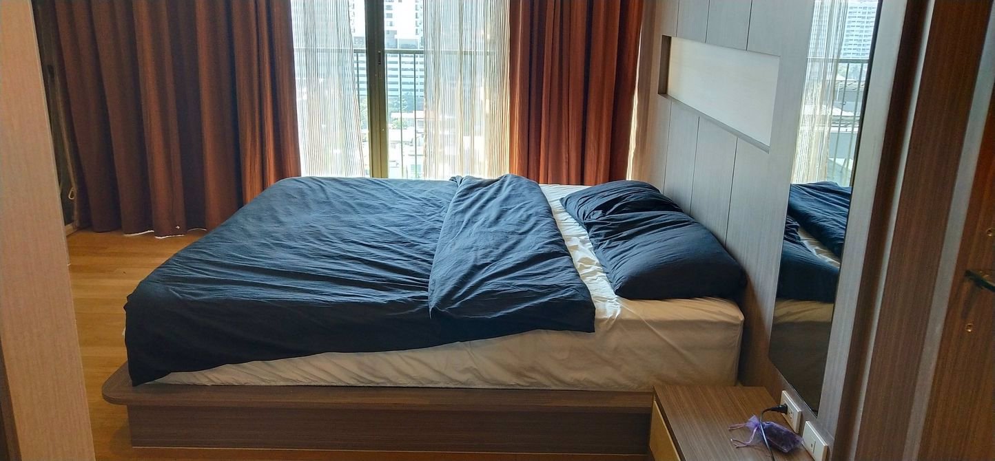 for-rent-noble-solo-thonglor-14th-floor-pool-view-near-bts-thong-lo