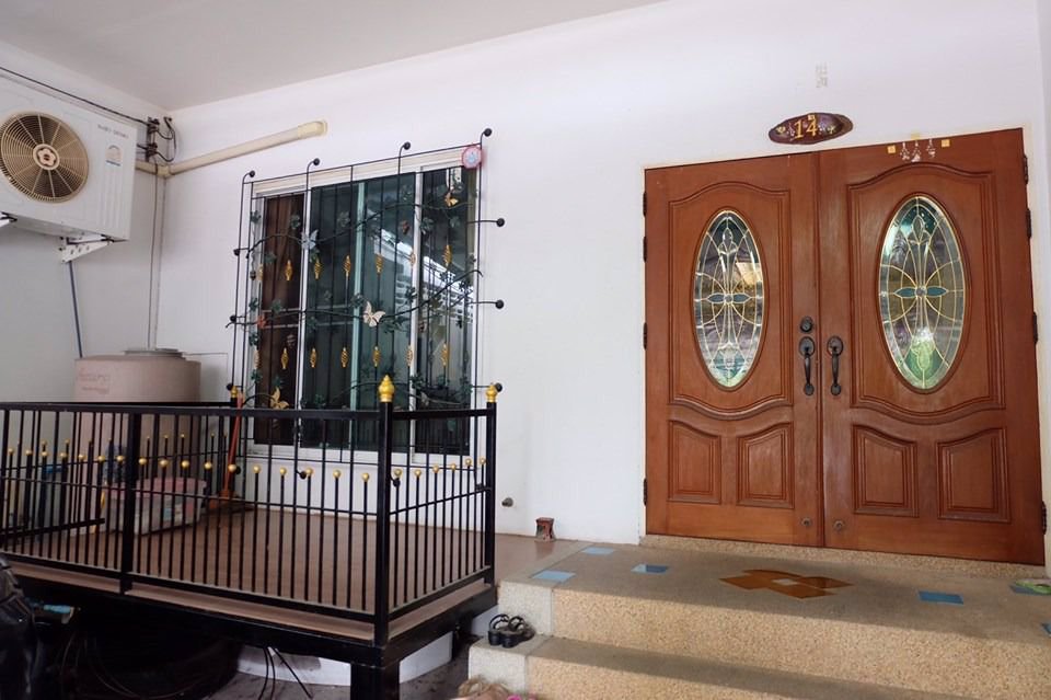 ขายทาว์นเฮ้า-3-ชั้น-ซอ่อนนุช-66-หน้า-มสวนปาร์ม-พื้นที่-25-ตรว4-ห้องนอน-5-ห้องน้ำใกล้รถไฟฟ้า-bts