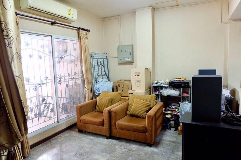 ขายทาว์นเฮ้า-3-ชั้น-ซอ่อนนุช-66-หน้า-มสวนปาร์ม-พื้นที่-25-ตรว4-ห้องนอน-5-ห้องน้ำใกล้รถไฟฟ้า-bts