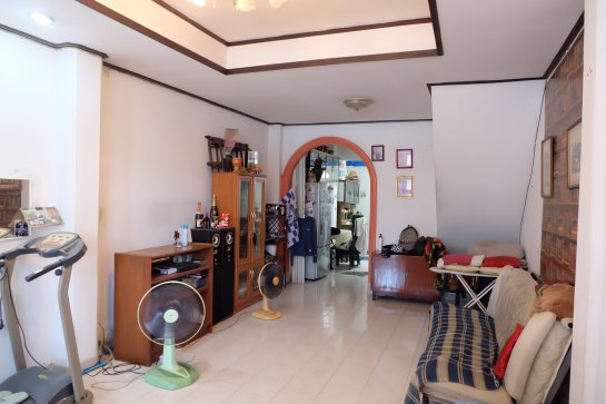 ขาย-ทาวน์เฮ้าส์-3-ชั้น-18-ตรวา-ถนนโชคชัย-4-ซอย-20-แยก-2-เขตลาดพร้าว