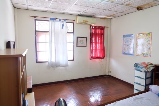 ขาย-ทาวน์เฮ้าส์-3-ชั้น-18-ตรวา-ถนนโชคชัย-4-ซอย-20-แยก-2-เขตลาดพร้าว