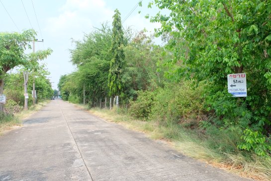 ขายที่ดินเปล่า-51-ตรวา-มออมไทย-อำเภอนครชัยศรี-จังหวัดนครปฐม