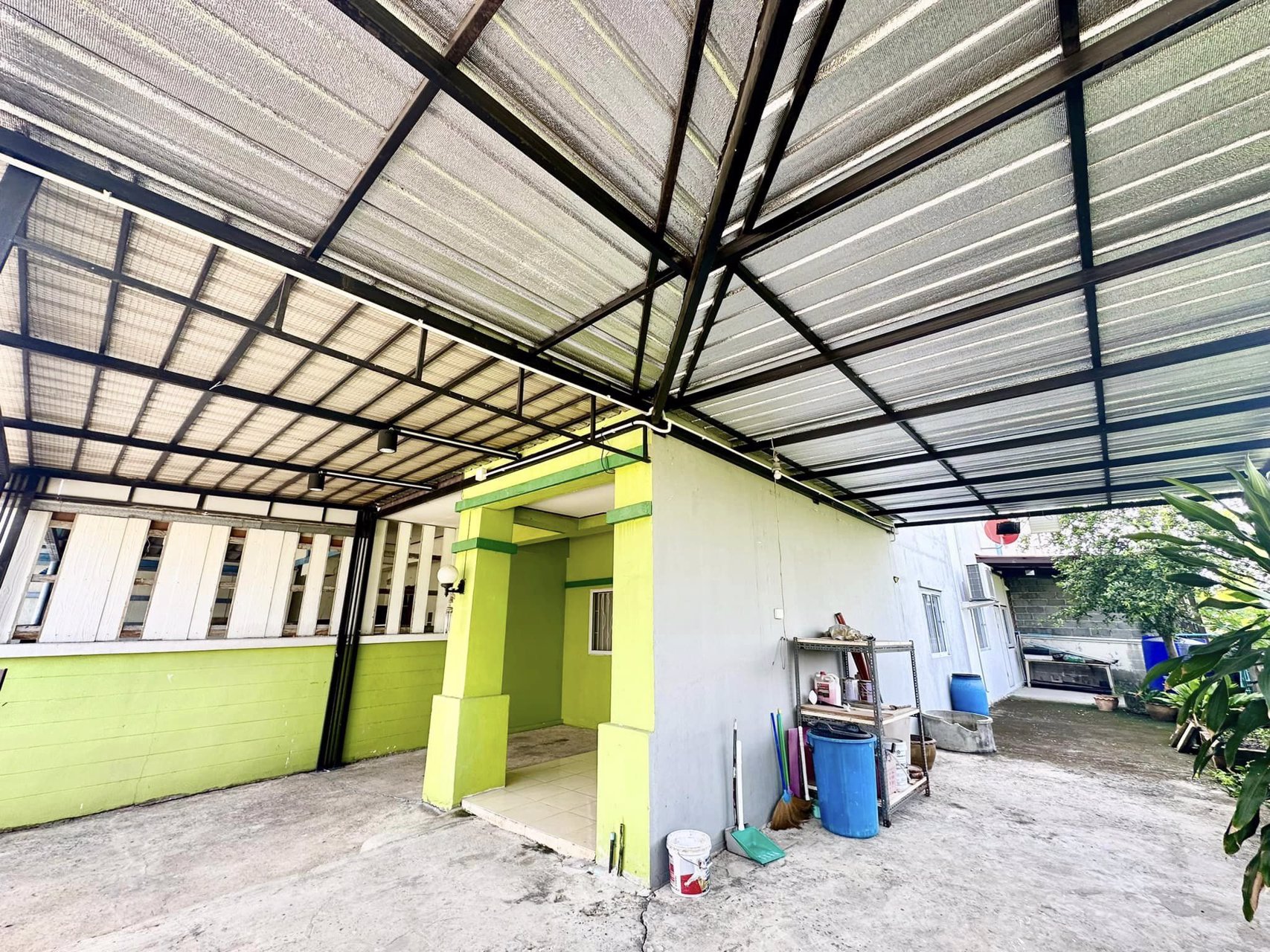 ขายด่วน-ขายถูก-ทาวน์เฮ้าส์2ชั้น-หลังริม-พื้นที่เยอะ-452-ตรว