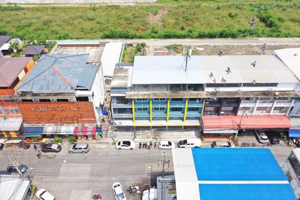 อาคารพาณิชย์-4-คูหา-ทำเลทองตลาดไท-คลองหลวง-อาคาร-4-คูหาติดกัน-ซื้อเป็นคู่ได้-ปรับปรุงแล้ว-พร้อมเข้