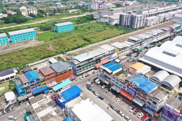 อาคารพาณิชย์-4-คูหา-ทำเลทองตลาดไท-คลองหลวง-อาคาร-4-คูหาติดกัน-ซื้อเป็นคู่ได้-ปรับปรุงแล้ว-พร้อมเข้