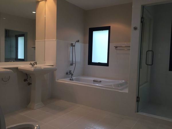 ขายคฤหาสน์สุดหรู-สไตล์ไทย-ปากเกร็ด-นนทบุรี-พร้อมสระว่ายน้ำขนาดใหญ่