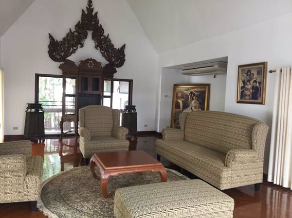 ขายคฤหาสน์สุดหรู-สไตล์ไทย-ปากเกร็ด-นนทบุรี-พร้อมสระว่ายน้ำขนาดใหญ่