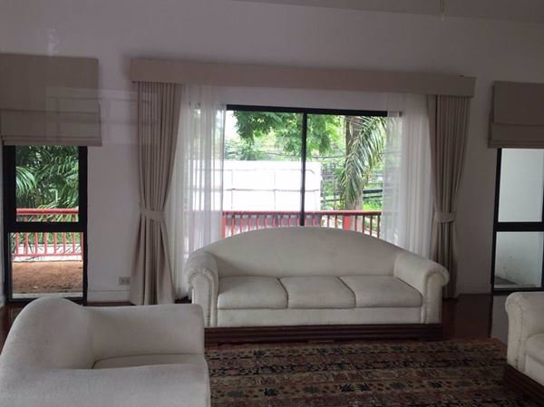 ขายคฤหาสน์สุดหรู-สไตล์ไทย-ปากเกร็ด-นนทบุรี-พร้อมสระว่ายน้ำขนาดใหญ่