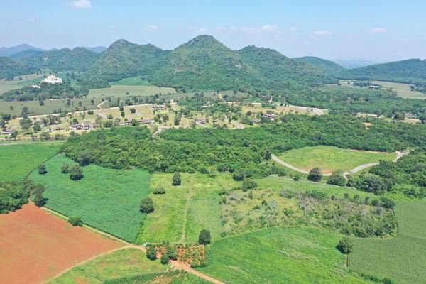 ที่ดินปากช่องวิวภูเขา-ปากช่อง-จนครราชสีมา-รายล้อมด้วยรีสอร์ทมากมาย