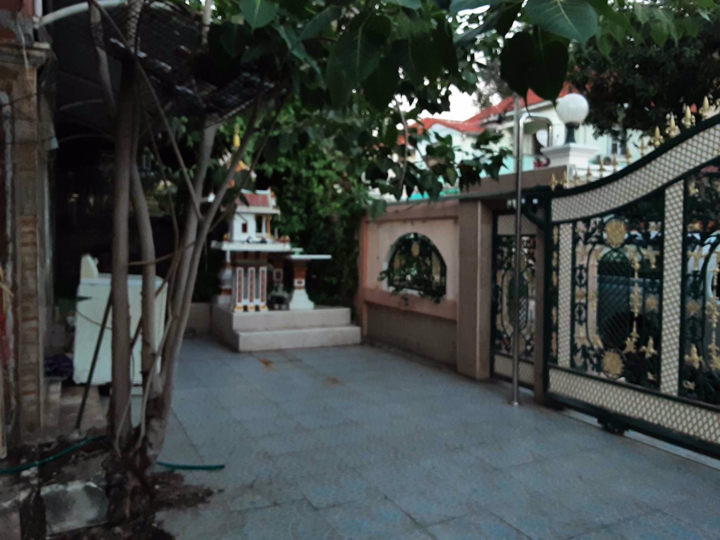 ขายบ้านเดี่ยว-2-ชั้น-ห้องมุม-หมู่บ้านน้ำไม่ท่วม-ถนนพระราม2