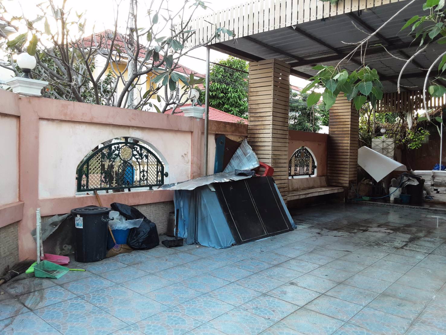 ขายบ้านเดี่ยว-2-ชั้น-ห้องมุม-หมู่บ้านน้ำไม่ท่วม-ถนนพระราม2