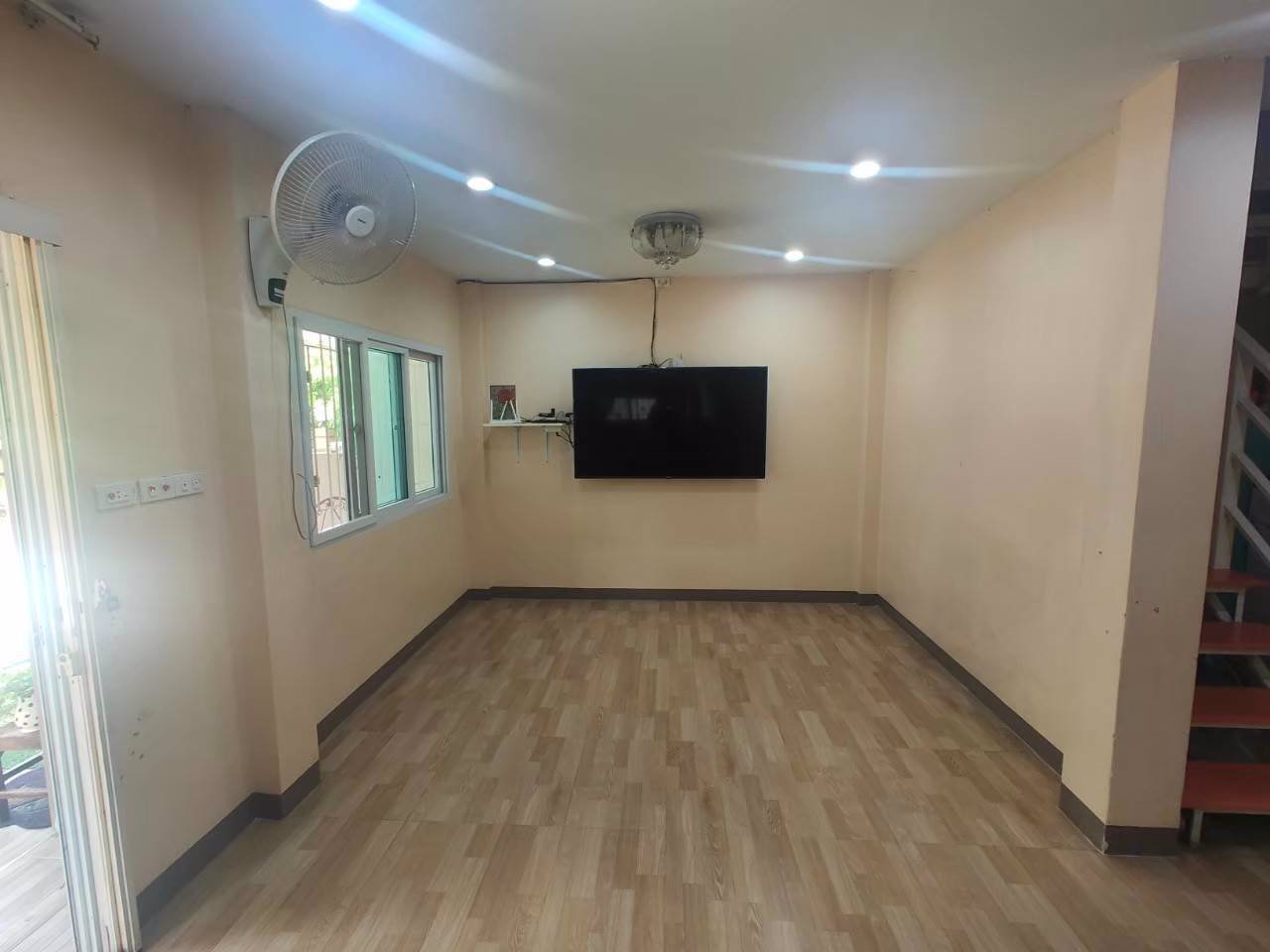 ขายทาวเฮ้าส์-2-ชั้น-ราคาสุดคุ้ม-มบไลโอเพชรเกษม-77