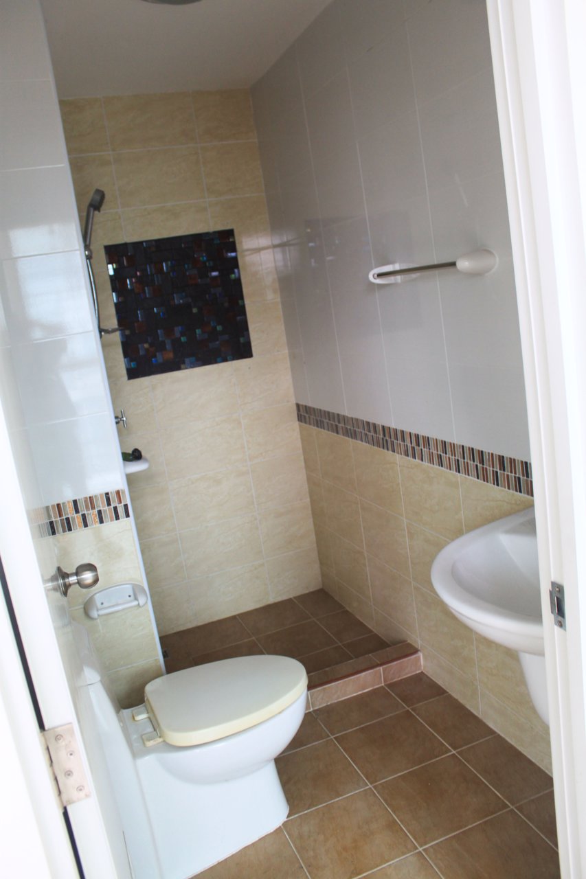 ทาวน์เฮ้าส์กัสโต้พระราม2-ฟรีโอน-ขายถูก-ต่อรองได้