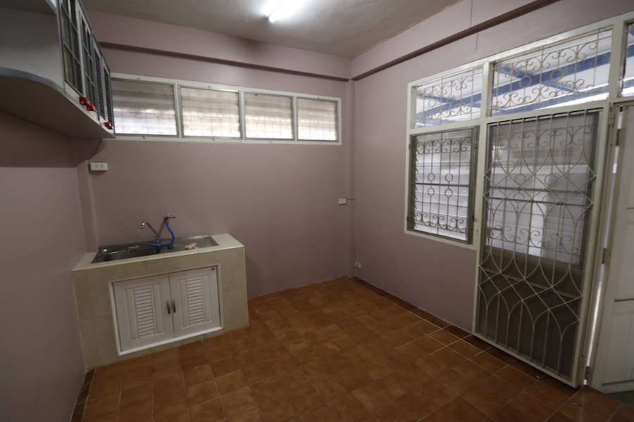 บ้านเดี่ยว-2-ชั้นให้เช่า-ถนนนวมินทร์-ร่มรื่น-สงบ-จอดรถได้-5-คัน