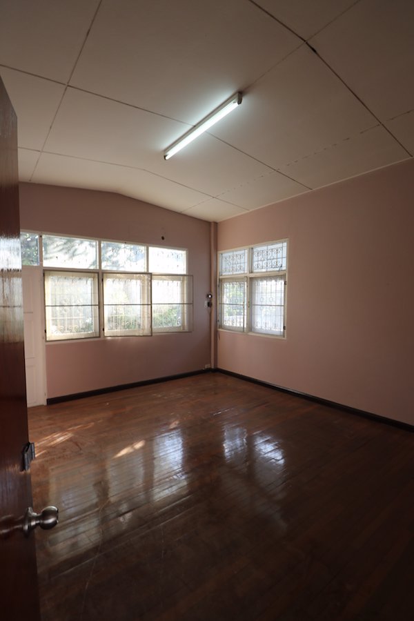 บ้านเดี่ยว-2-ชั้นให้เช่า-ถนนนวมินทร์-ร่มรื่น-สงบ-จอดรถได้-5-คัน