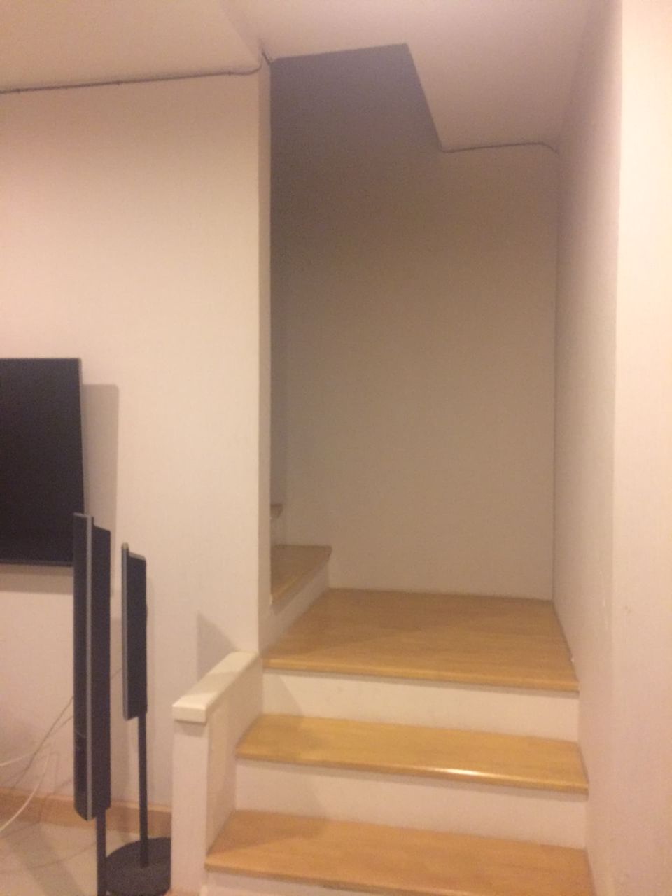 ขาย-ให้เช่า-ทาวน์โฮม-3-ชั้น-ติดถนนใหญ่