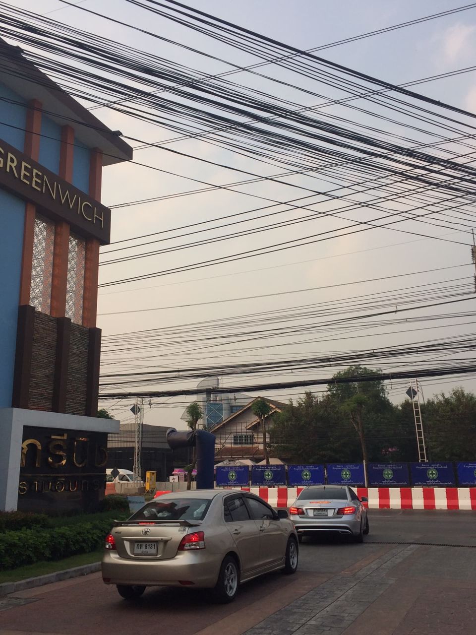 ขาย-ให้เช่า-ทาวน์โฮม-3-ชั้น-ติดถนนใหญ่