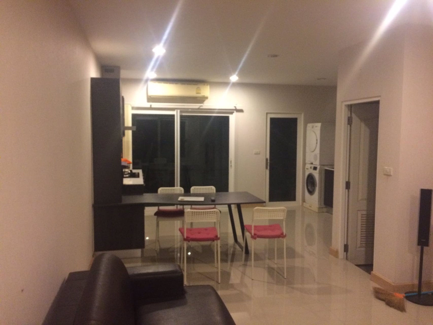 ขาย-ให้เช่า-ทาวน์โฮม-3-ชั้น-ติดถนนใหญ่