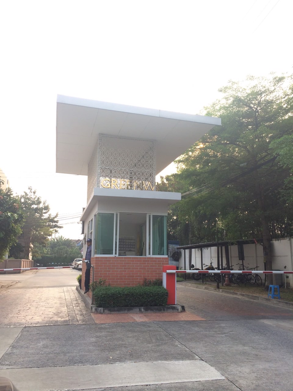 ขาย-ให้เช่า-ทาวน์โฮม-3-ชั้น-ติดถนนใหญ่