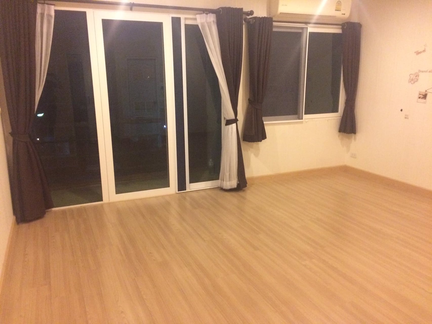 ขาย-ให้เช่า-ทาวน์โฮม-3-ชั้น-ติดถนนใหญ่