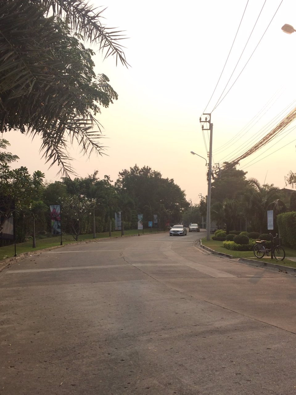 ขาย-ให้เช่า-ทาวน์โฮม-3-ชั้น-ติดถนนใหญ่