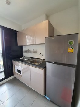 ให้เช่าคอนโด-politan-rive-ขนาด-25-ตรม-ชั้น-18-วิวสระ-เมือง