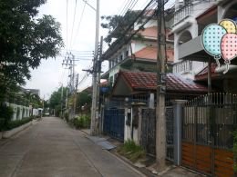 ขายด่วนทาวน์เฮ้าส์-3-ชั้น9-ตกแต่งใหม่พร้อมเฟอร์ฯ-พร้อมอยู่-วังหิน-14-ใกล้-mrt-ลาดพร้าว