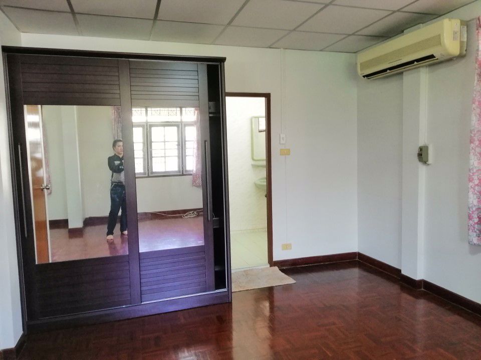 ให้เช่า-ด่วน-บ้านเดี่ยว2ชั้น-150ตรว-มี7ห้องนอน-4ห้องน้ำ-ถนน-ลาดพร้าว41-ทะลุออกรัชดา32ได้