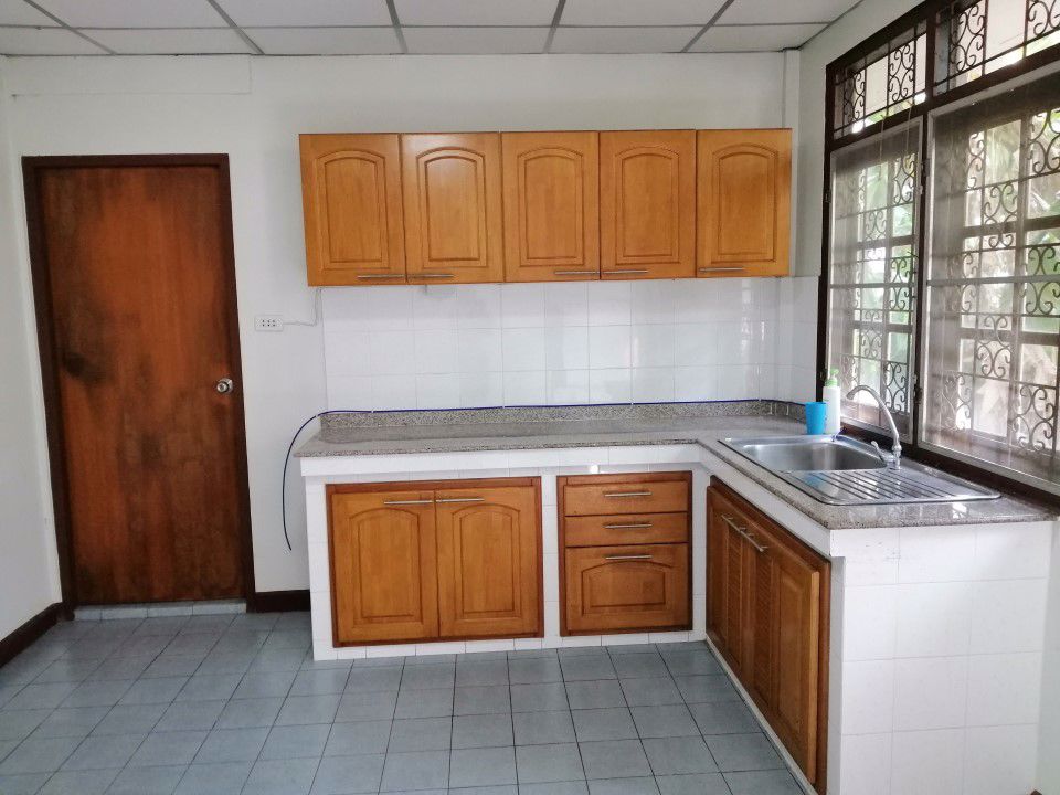 ให้เช่า-ด่วน-บ้านเดี่ยว2ชั้น-150ตรว-มี7ห้องนอน-4ห้องน้ำ-ถนน-ลาดพร้าว41-ทะลุออกรัชดา32ได้