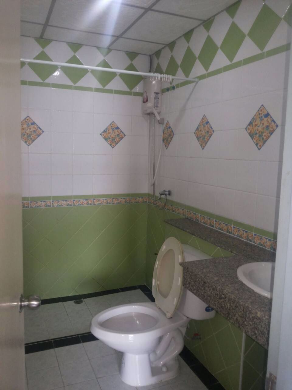 ให้เช่า-ด่วน-ทาวน์โฮม3ชั้น-25ตรว-3ห้องนอน-3ห้องน้ำ-อยู่ถ-พระราม9-ซ-43-ใกล้ห้างเดอะไนน์