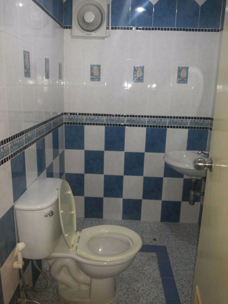 ให้เช่า-ด่วน-ทาวน์โฮม3ชั้น-25ตรว-3ห้องนอน-3ห้องน้ำ-อยู่ถ-พระราม9-ซ-43-ใกล้ห้างเดอะไนน์