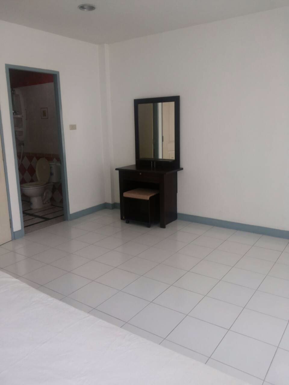 ให้เช่า-ด่วน-ทาวน์โฮม3ชั้น-25ตรว-3ห้องนอน-3ห้องน้ำ-อยู่ถ-พระราม9-ซ-43-ใกล้ห้างเดอะไนน์