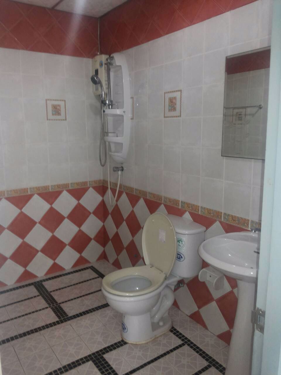 ให้เช่า-ด่วน-ทาวน์โฮม3ชั้น-25ตรว-3ห้องนอน-3ห้องน้ำ-อยู่ถ-พระราม9-ซ-43-ใกล้ห้างเดอะไนน์