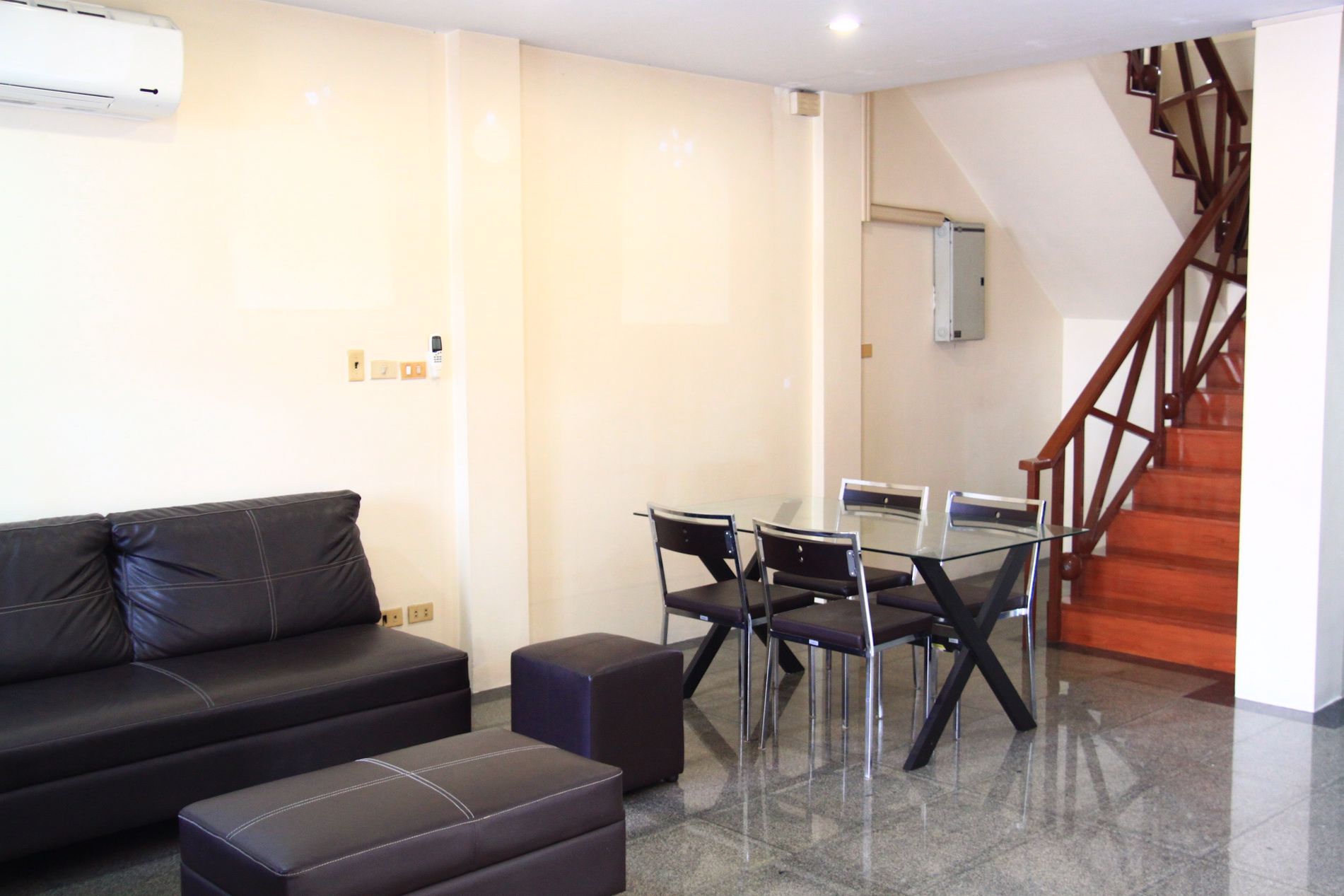 ให้เช่า-ด่วน-บ้านแฝด3ชั้น-25ตรว-4ห้องนอน-3ห้องน้ำ-ถนน-อินทามระ40-ใกล้mrtสุทธิสาร