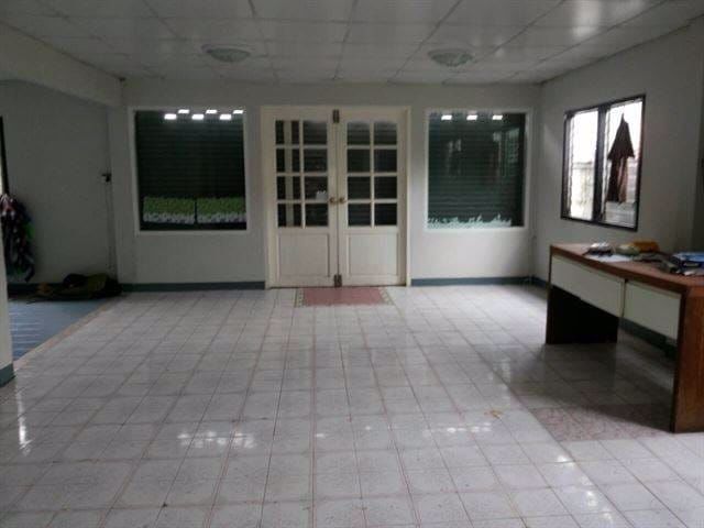 ให้เช่า-ด่วน-บ้านเดี่ยว2ชั้น-พร้อมบ้านเดี่ยวชั้นเดียวอีก1หลัง-พื้นที่350-ตรว-อยู่ถนนสุทธิสาร