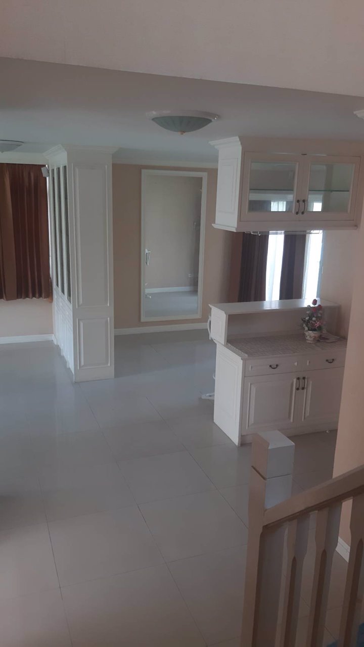 ให้เช่า-บ้านเดี่ยว2ชั้น-62-ตรว-อยู่ถนนเฉลิมพระเกียรติ-ร9-ใกล้พาราไดซ์พาร์ค-ให้เช่า35000-เดือน