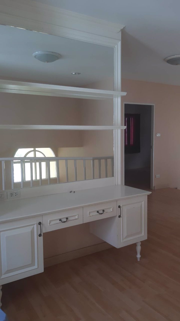 ให้เช่า-บ้านเดี่ยว2ชั้น-62-ตรว-อยู่ถนนเฉลิมพระเกียรติ-ร9-ใกล้พาราไดซ์พาร์ค-ให้เช่า35000-เดือน