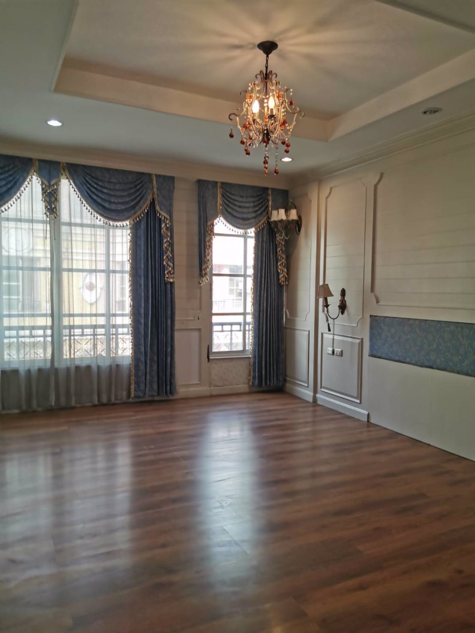 ให้เช่า-โฮมออฟฟิศ4ชั้น-หลังหัวมุม-สไตล์ฝรั่งเศส-พื้นที่30ตรว-อยู่ถนน-กำแพงเพชร-ทะลุออกรัชดาได้